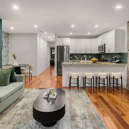 Bright And Modern Unit