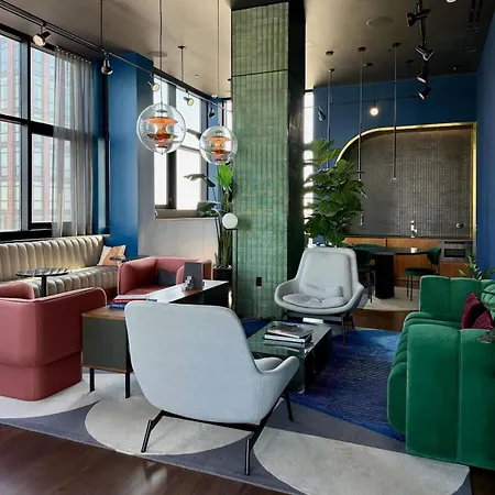 Pied-a-terre In The Sky Apartment New York