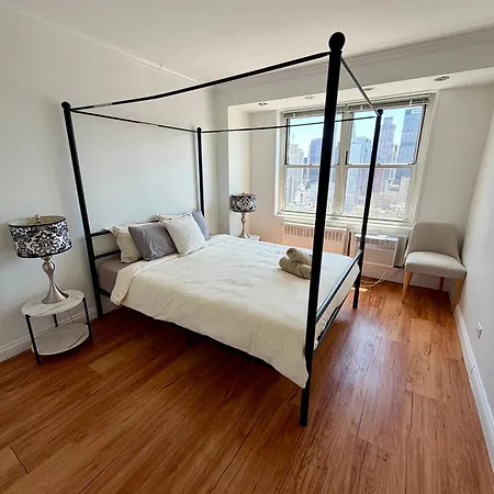 Midtown High Floor Stunning Panoramic View Corner 2br Apartment *