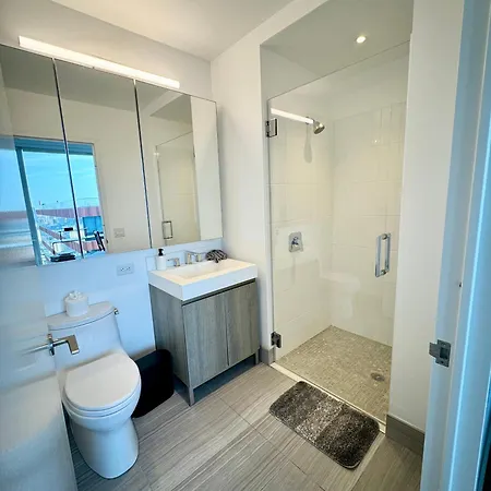 High Floor Luxury Corner 2br2ba Stunning Panoramic Views 1 Stop To Midtown Manhattan Apartment *