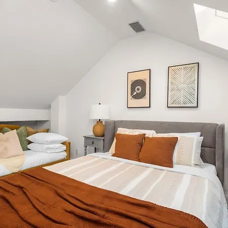 Family-friendly Nyc Retreat Walk To Seaport Apartment *
