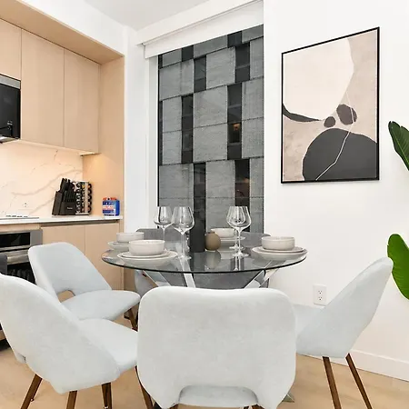 Luxury In Downtown Manhattan Skyline Views New York