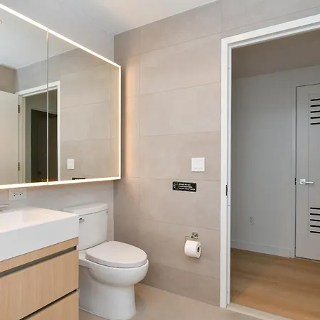 Sleek 2br Oasis In Financial District * New York