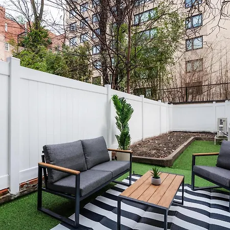 14-b Sleek Modern 1br W Outdoor Space Union Square Wd In Unit New York