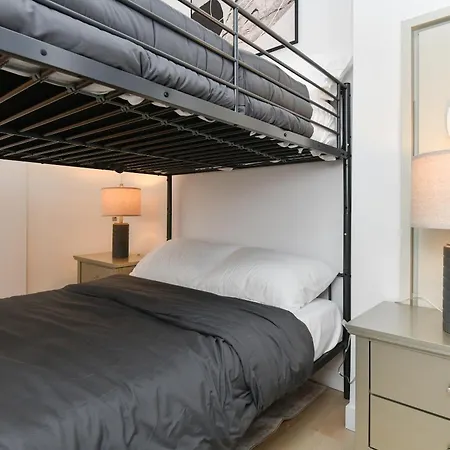 Luxury In Downtown Manhattan Skyline Views Apartment