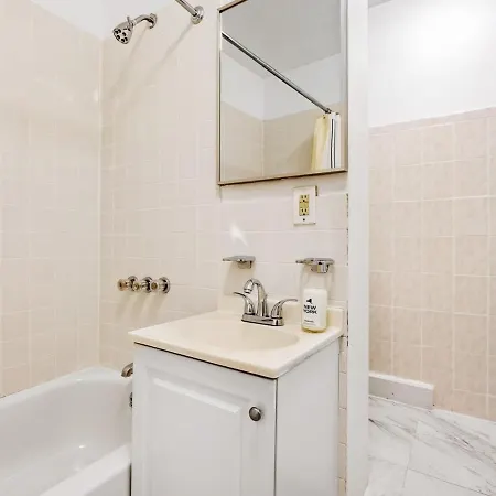 West Village 1br Gem Historic Brownstone Wifi Apartment *