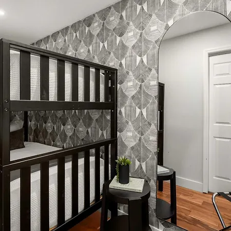 Bright And Modern Unit * New York