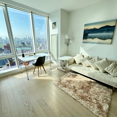 1 Stop To Midtown Spectacular Panoramic View Luxury High Rise Corner 1 Bedroom * New York