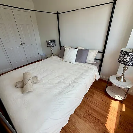 Midtown High Floor Stunning Panoramic View Corner 2br *