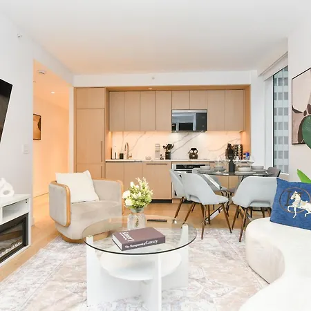 Luxury In Downtown Manhattan Skyline Views *