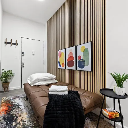 Sleek 2br In Times Square * New York