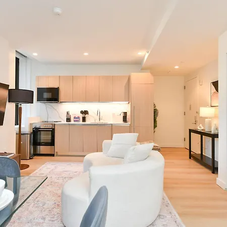 Sleek 2br Oasis In Financial District