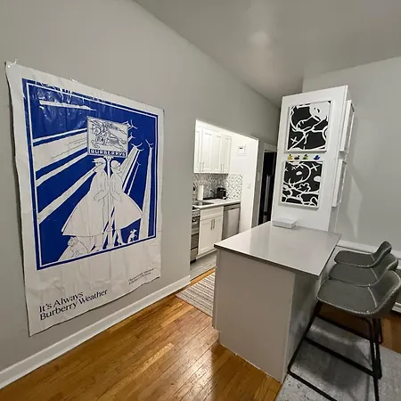 Apartment Great In Next To Time Square New York