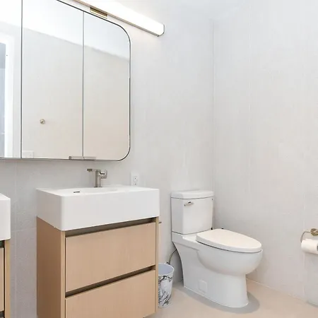 Luxury In Downtown Manhattan Skyline Views New York