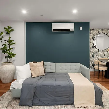 Bright And Modern Unit