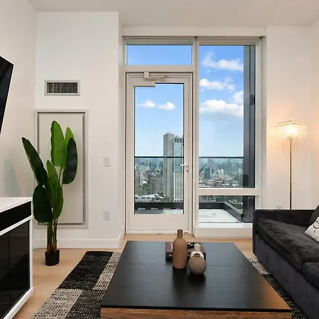 Luxury In Downtown Manhattan Skyline Views New York