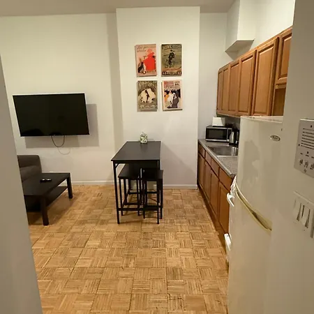 Apartment Great In Next To Time Square New York