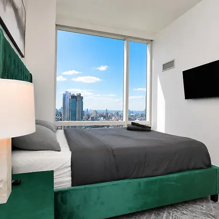 Luxury In Downtown Manhattan Skyline Views Apartment