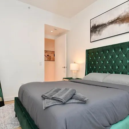 Luxury In Downtown Manhattan Skyline Views New York