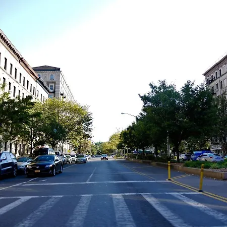 Lovely Brownstone In W Harlem 4 Bdr 3 Bath Deck Garden Apartment *