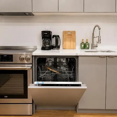 Apartment Renovated Unit In Brooklyn Washerdryer