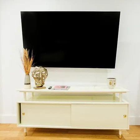Apartment 1288 Ues