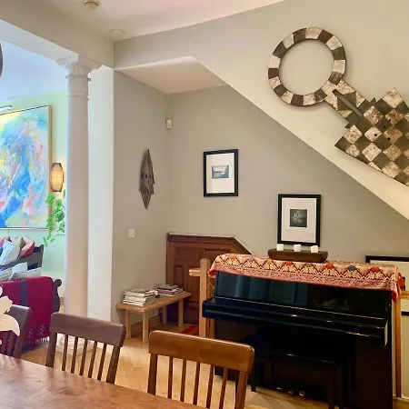 Lovely Brownstone In W Harlem 4 Bdr 3 Bath Deck Garden *