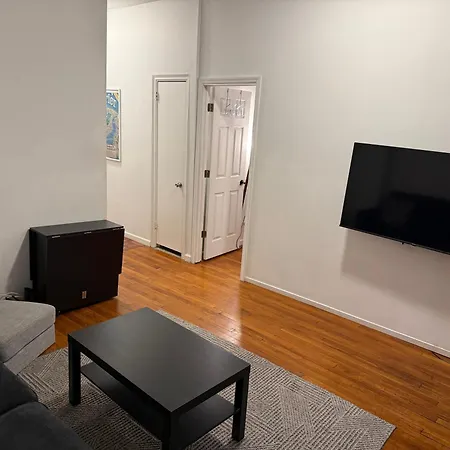 Apartment Great In Next To Time Square New York