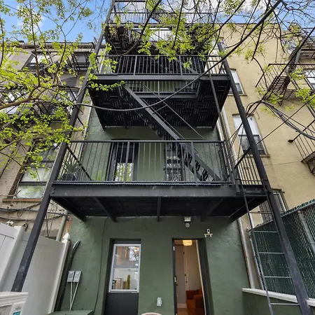 The Lewis Avenue - Brooklyn Nyc New York