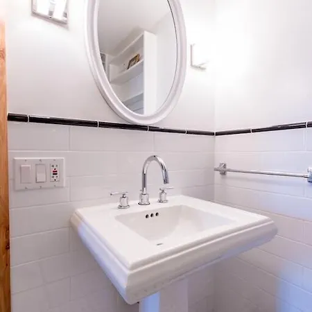 Lovely Brownstone In W Harlem 4 Bdr 3 Bath Deck Garden * New York