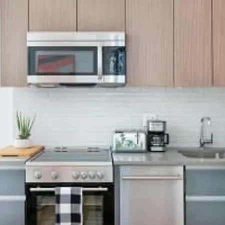 Apartment 1288 Ues *