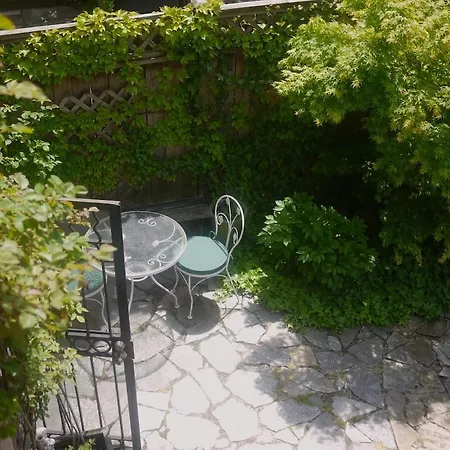Lovely Brownstone In W Harlem 4 Bdr 3 Bath Deck Garden Apartment *