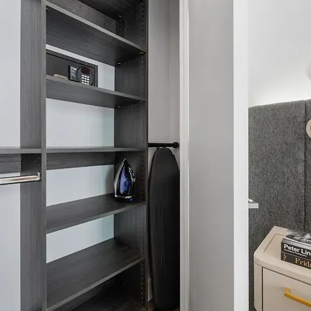 Aparthotel 17john 4*