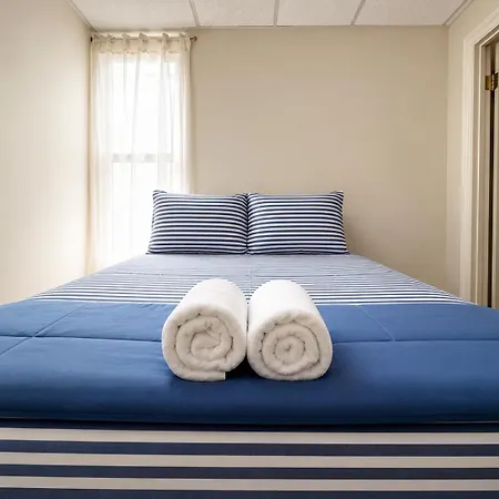 Hotel 101 Manhattan - Little Italy, Soho, Noho, Les, East Village, Chinatown - 1 Gig Internet, 12inch Mattress, Hardsurface Floors New York
