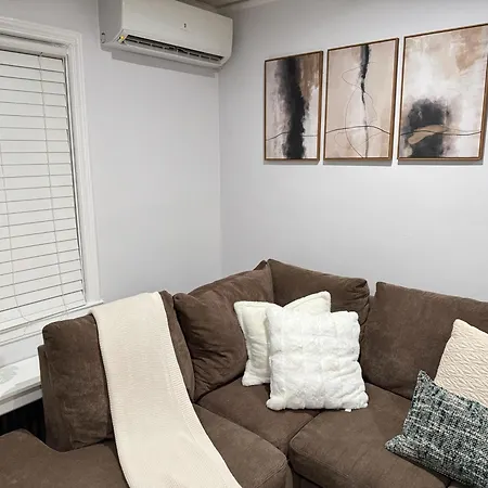 Homestay Luxury Duplex In Pelham Gardens New York