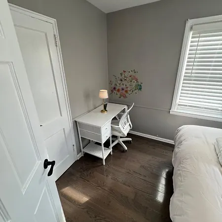 Luxury Duplex In Pelham Gardens Homestay