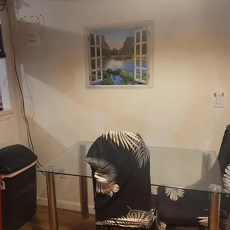 Large 4 Bedrooms 2 Baths In Rego Park Apartment *