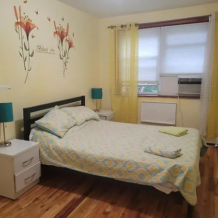 Large 4 Bedrooms 2 Baths In Rego Park Apartment