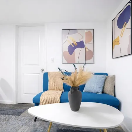 Apartment 2 Bedroom Manhattan Beachfront