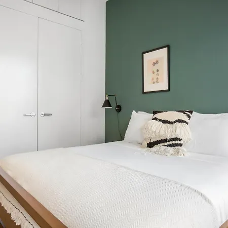 Apartment Fidi 1br W Roofdeck Gym Doorman Nr St Nyc-251 *
