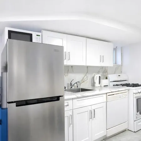 Apartment 2 Bedroom Manhattan Beachfront