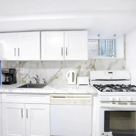 2 Bedroom Manhattan Beachfront * New York