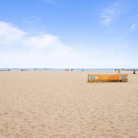 2 Bedroom Manhattan Beachfront * New York