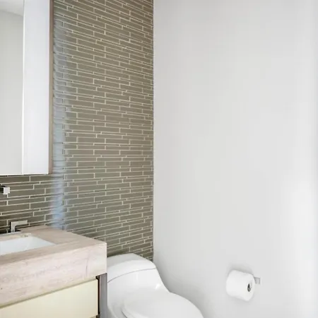 Apartment Fidi 1br W Roofdeck Gym Doorman Nr St Nyc-251 *
