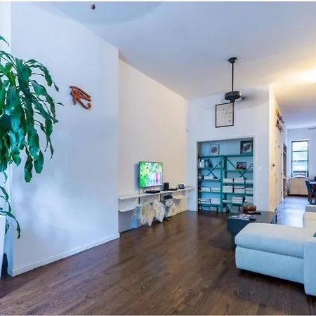 Apartment Spacious Garden Duplex 2 Bdrm