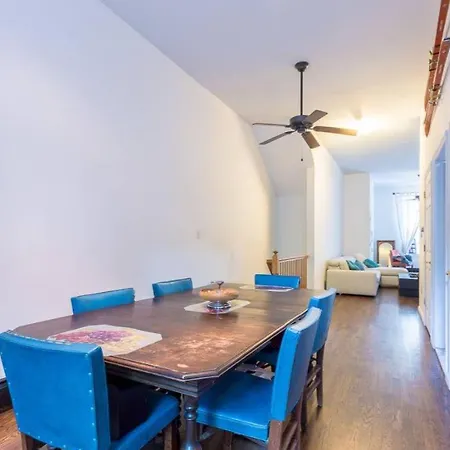 Spacious Garden Duplex 2 Bdrm Apartment *
