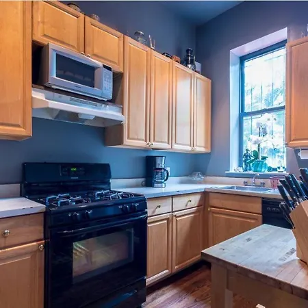 Spacious Garden Duplex 2 Bdrm Apartment