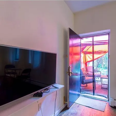 Apartment Spacious Garden Duplex 2 Bdrm