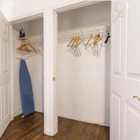 Spacious Garden Duplex 2 Bdrm New York