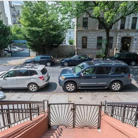 Spacious Garden Duplex 2 Bdrm